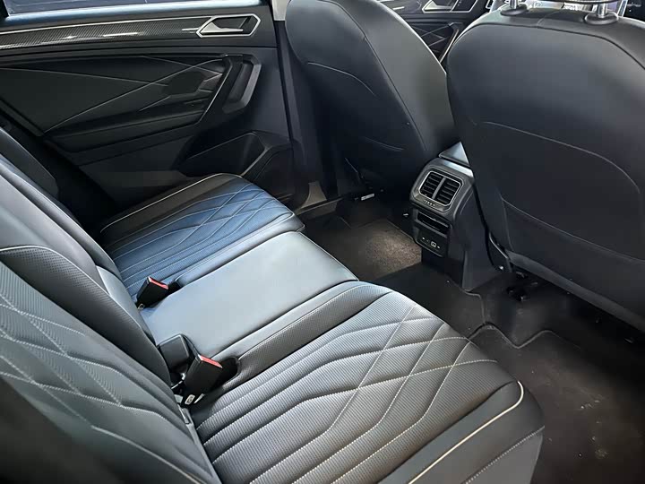 Фото 5 - Volkswagen Tiguan L Pro