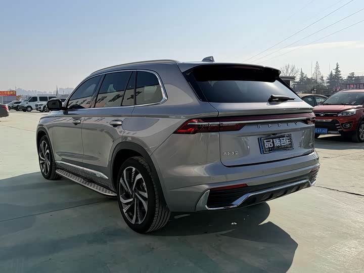 Фото 9 - Geely Monjaro