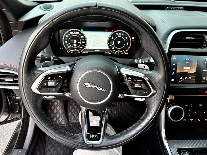 Фото 7 - Jaguar XE L