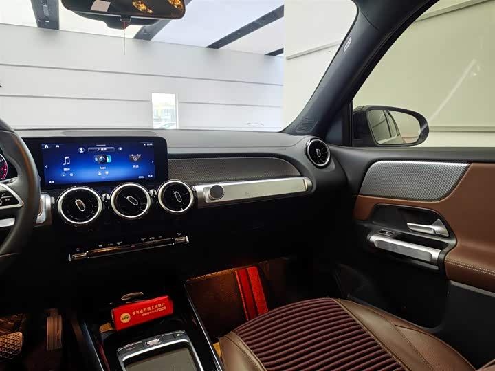 Фото 6 - Mercedes-Benz GLB-Class