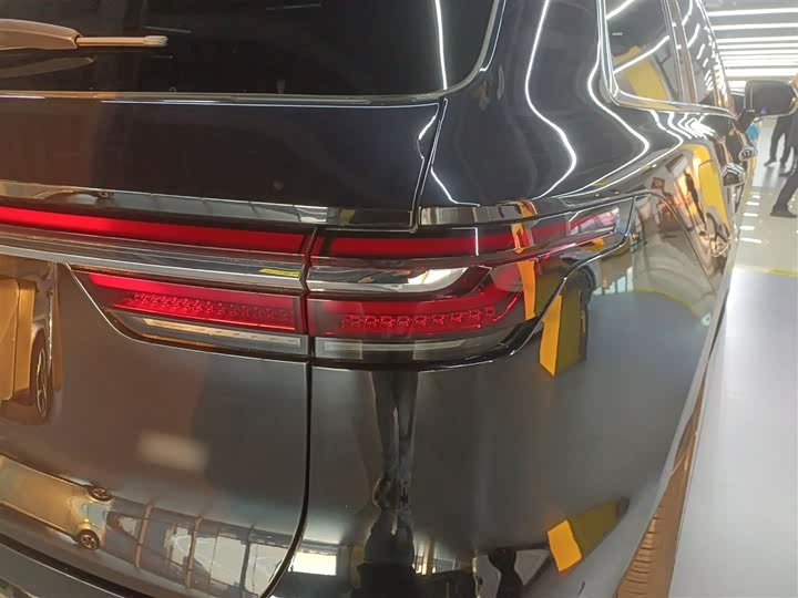 Фото 8 - LiXiang One