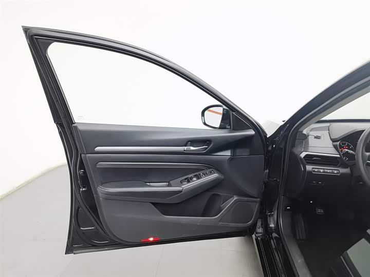 Фото 8 - Nissan Teana