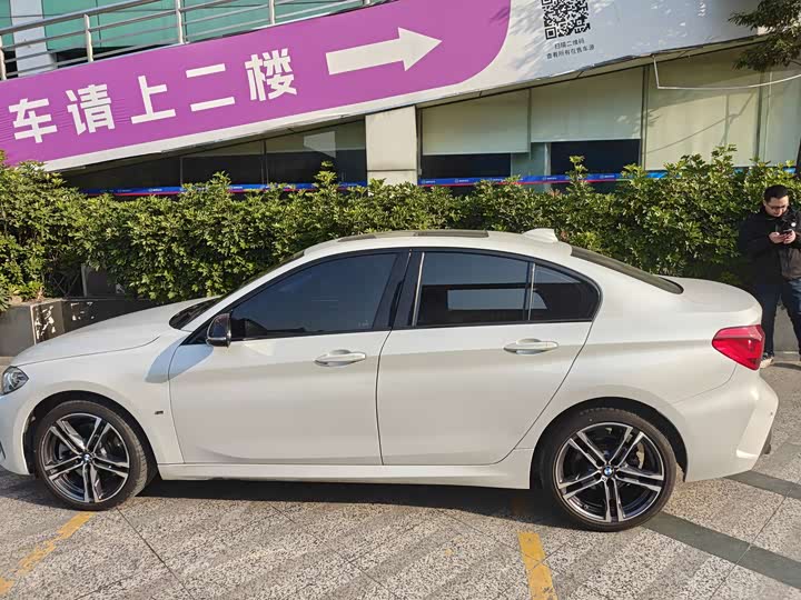 Фото 3 - BMW 1 Series