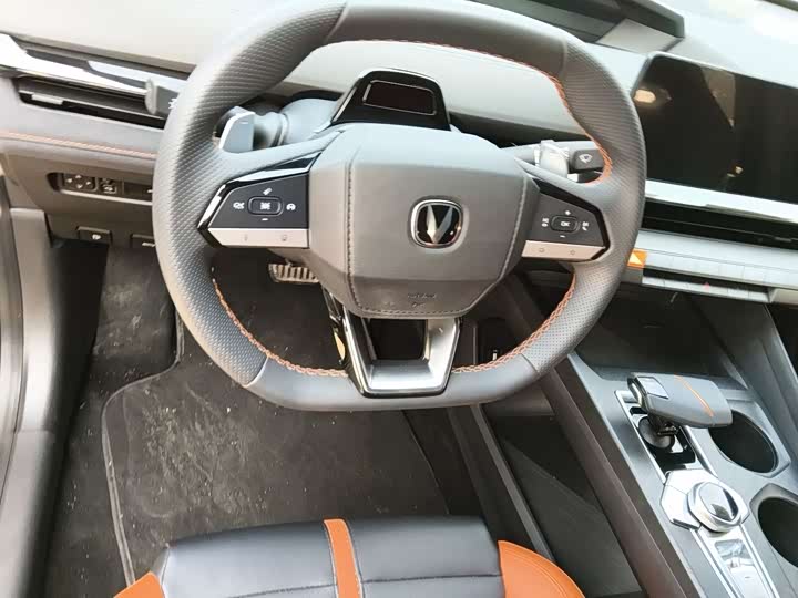 Фото 5 - Changan UNI-V