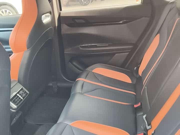 Фото 8 - Changan UNI-V