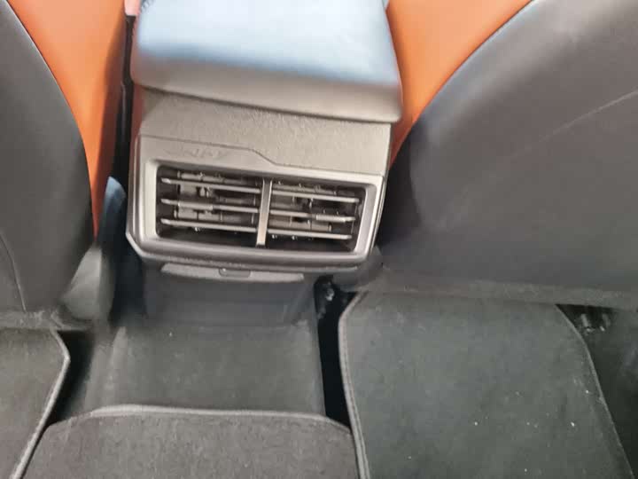 Фото 9 - Changan UNI-V