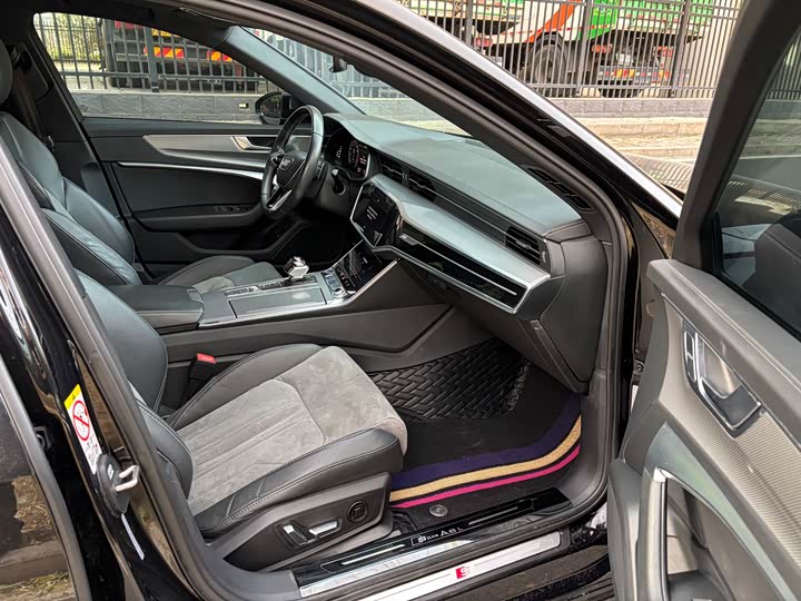 Фото 8 - Audi A6L