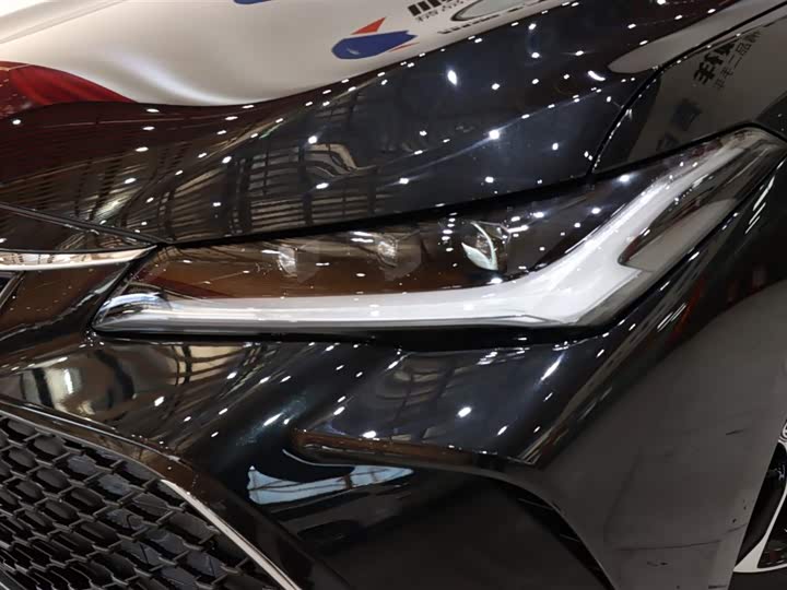 Фото 7 - Toyota Avalon