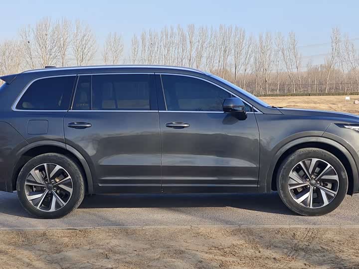 Фото 6 - LiXiang One