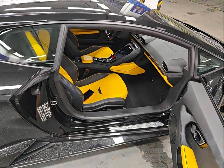 Фото 4 - Lamborghini Huracán