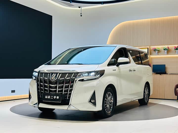 Фото 1 - Toyota Alphard
