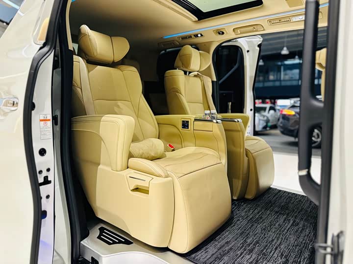 Фото 6 - Toyota Alphard