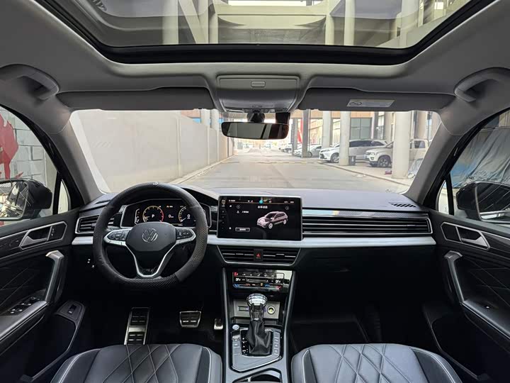 Фото 9 - Volkswagen Tiguan L Pro