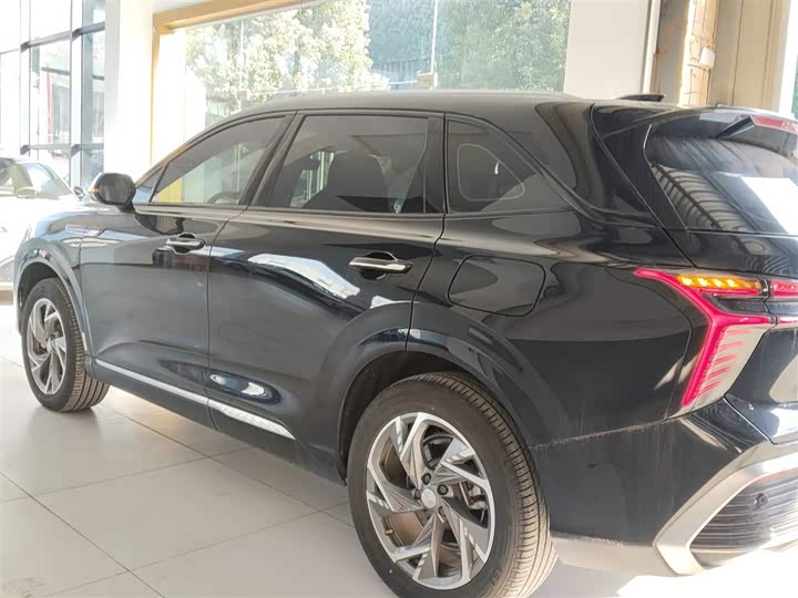 Фото 5 - Hongqi HS3 Hybrid