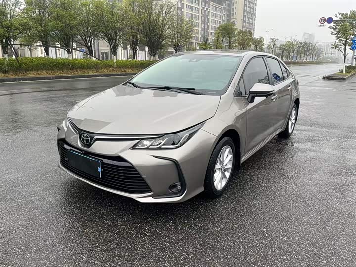 Фото 1 - Toyota Corolla