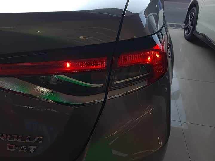 Фото 8 - Toyota Corolla