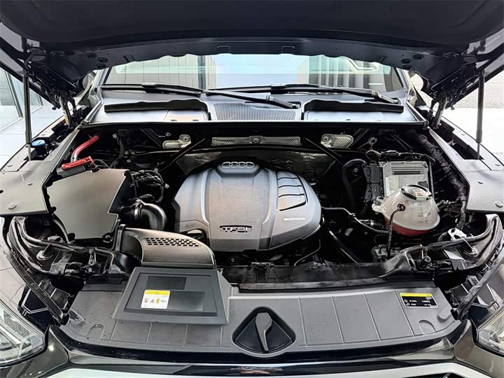 Фото 8 - Audi Q5L