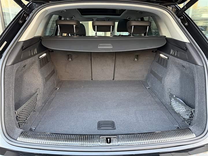 Фото 9 - Audi Q5L