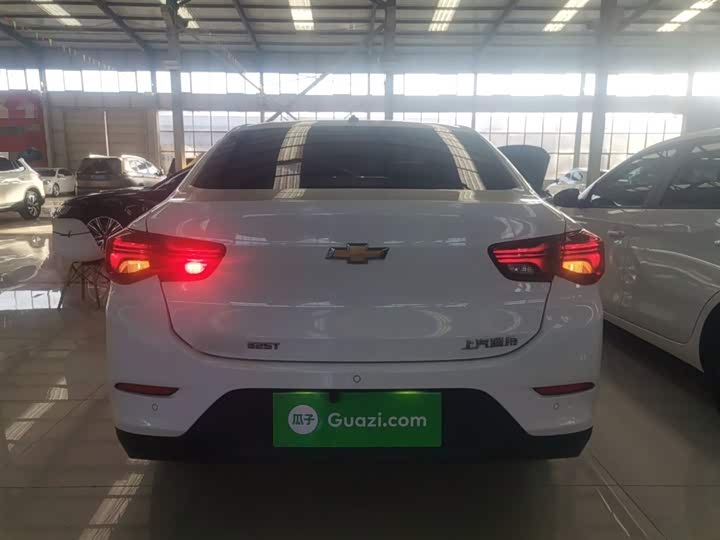 Фото 6 - Chevrolet Onix (Cavalier)