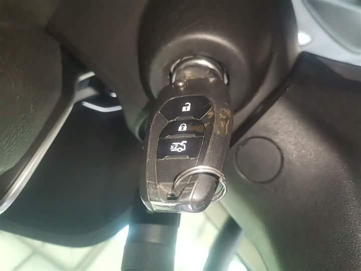 Фото 9 - Chevrolet Onix (Cavalier)