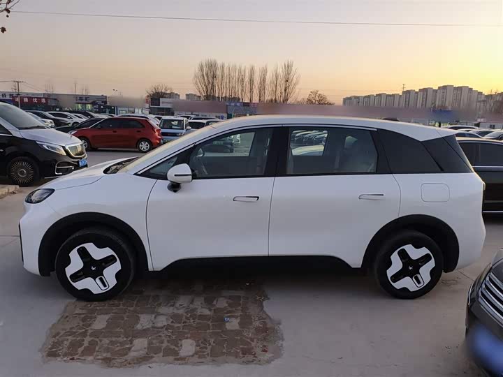 Фото 5 - BAIC Arcfox Kaola S