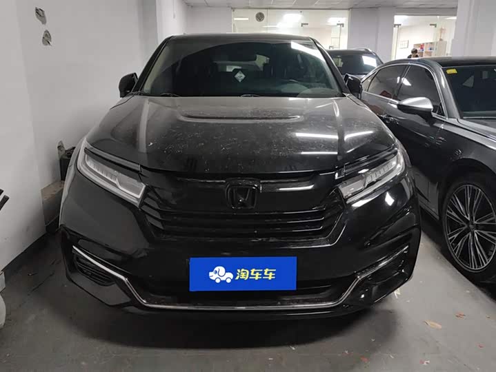 Фото 2 - Honda Avancier