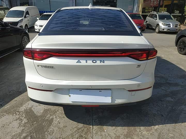 Фото 6 - GAC Aion S