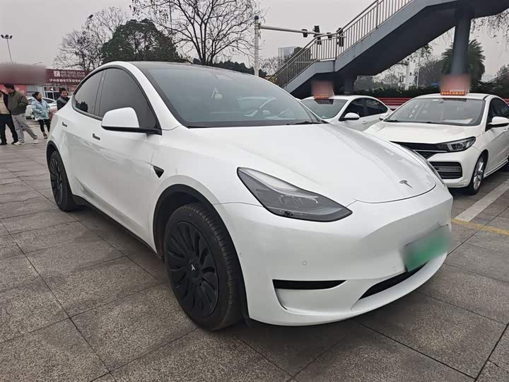 Фото 4 - Tesla Model Y