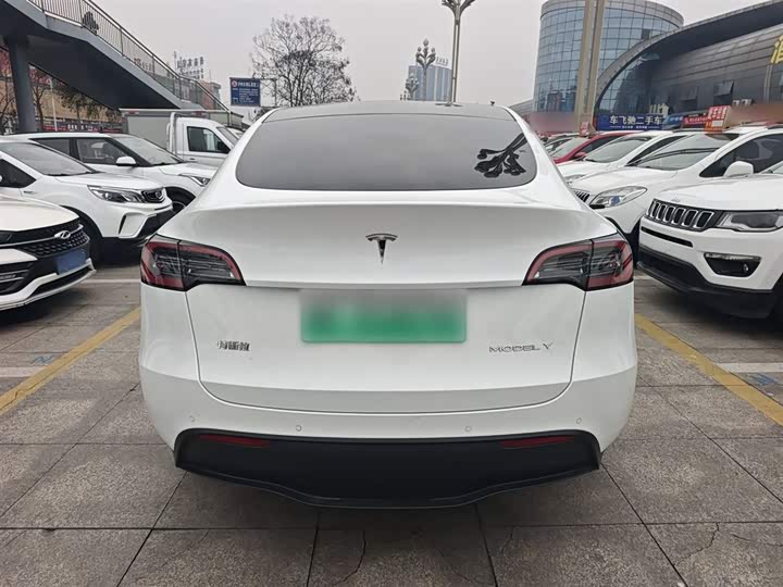Фото 6 - Tesla Model Y