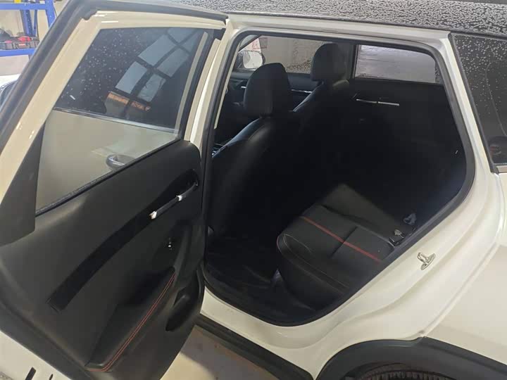 Фото 6 - Kia KX3