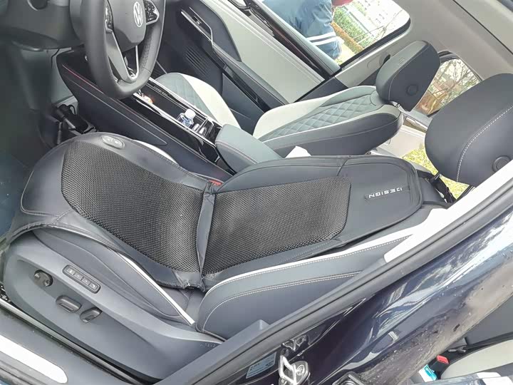 Фото 8 - Volkswagen ID.6 Crozz