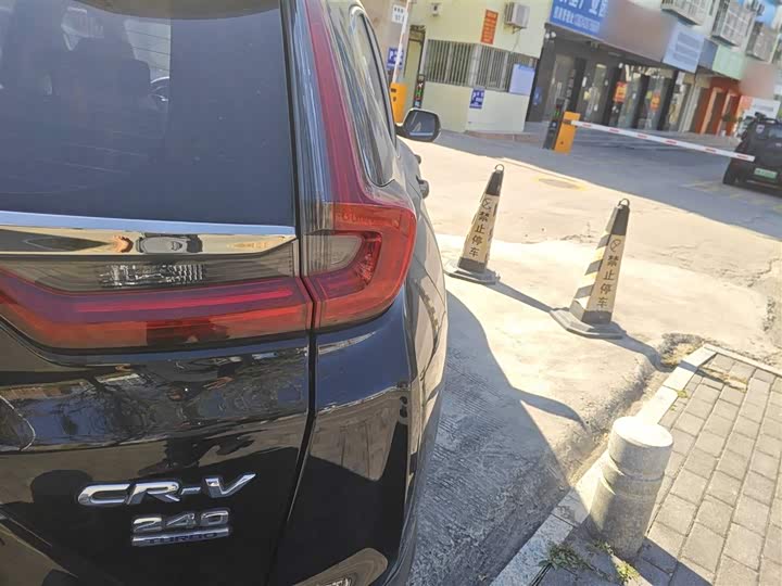 Фото 8 - Honda CR-V