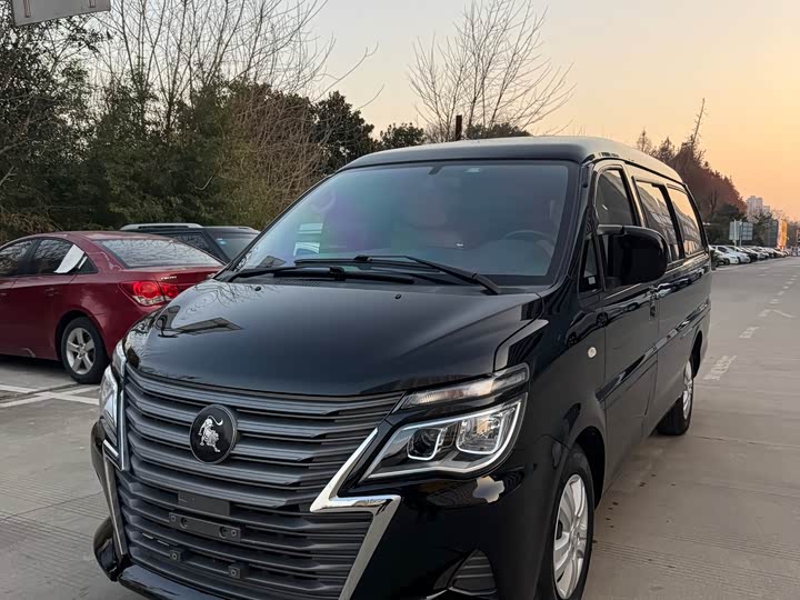 Фото 1 - Dongfeng Forthing Lingzhi M5