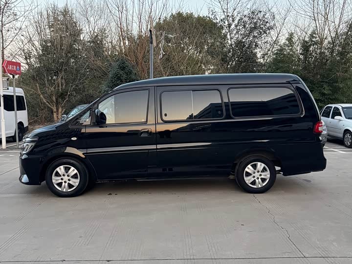 Фото 3 - Dongfeng Forthing Lingzhi M5