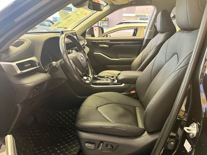 Фото 4 - Toyota Highlander