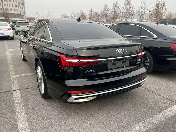 Фото 2 - Audi A6L