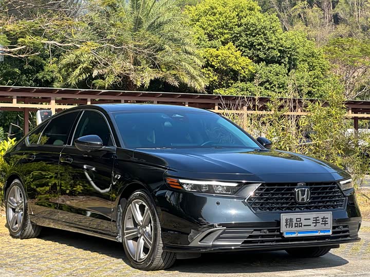 Фото 3 - Honda Accord