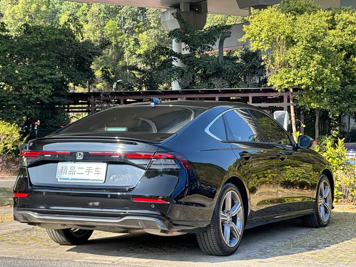 Фото 6 - Honda Accord