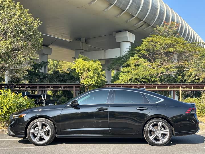 Фото 7 - Honda Accord