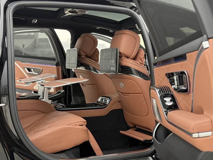 Фото 7 - Mercedes-Benz Maybach S-Class