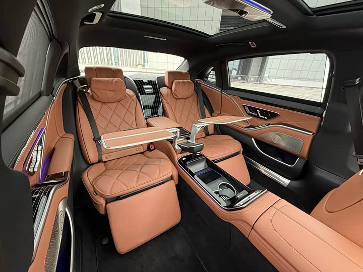 Фото 9 - Mercedes-Benz Maybach S-Class