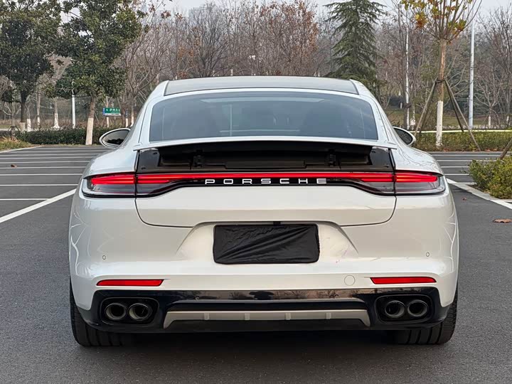Фото 8 - Porsche Panamera