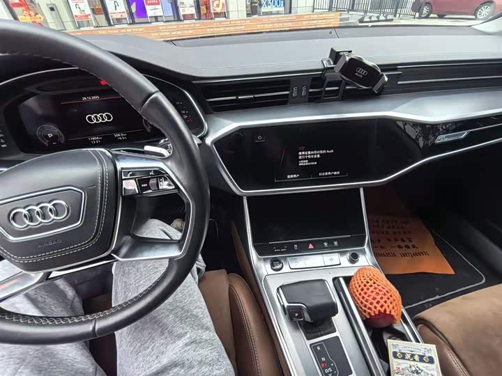 Фото 5 - Audi A7L