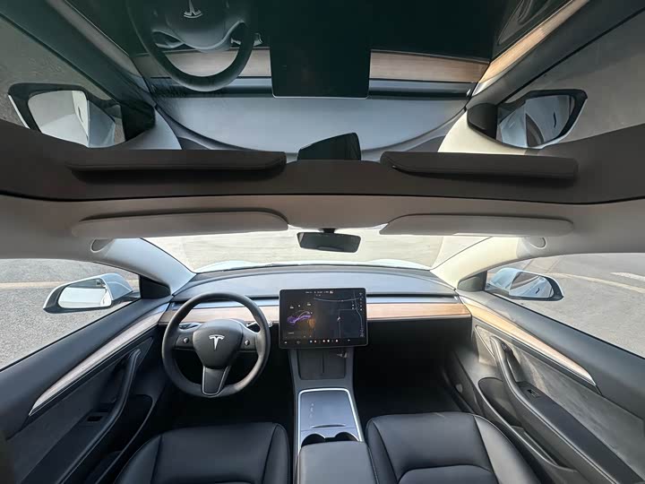 Фото 5 - Tesla Model 3