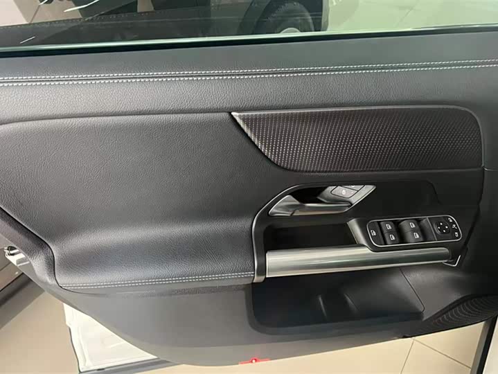 Фото 7 - Mercedes-Benz GLA-Class