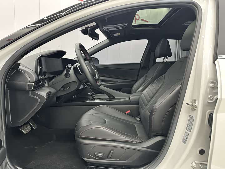 Фото 4 - Hyundai Elantra N line