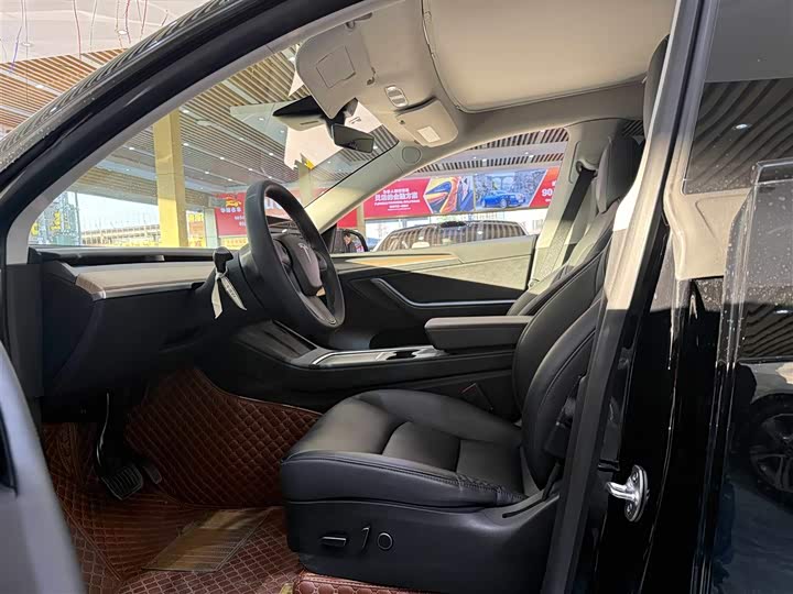 Фото 2 - Tesla Model Y