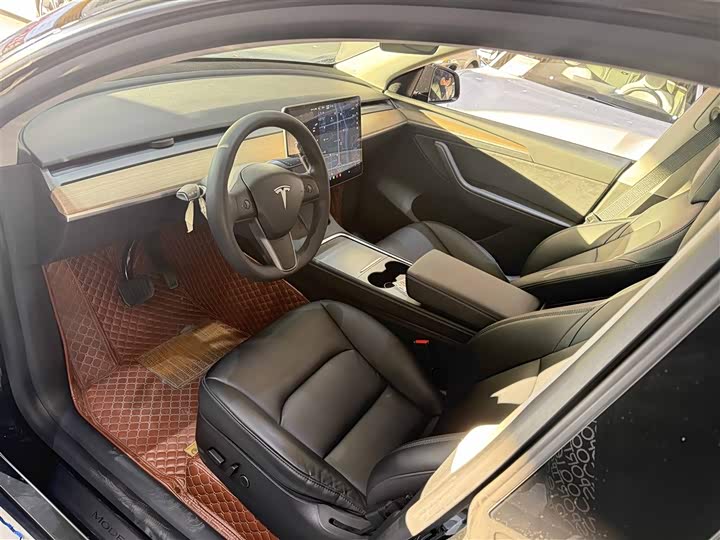 Фото 3 - Tesla Model Y