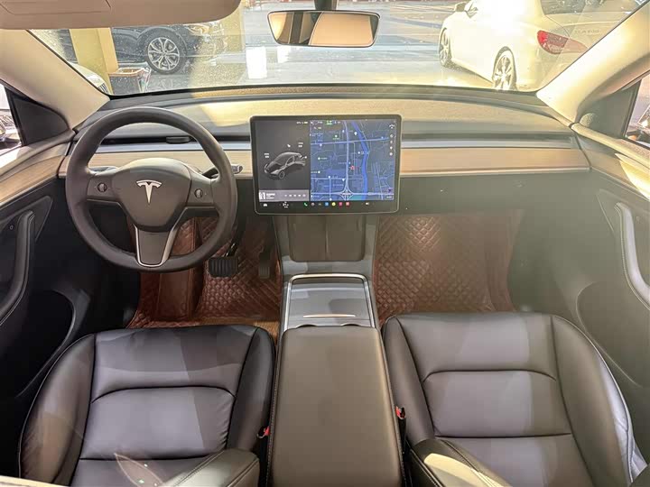 Фото 6 - Tesla Model Y