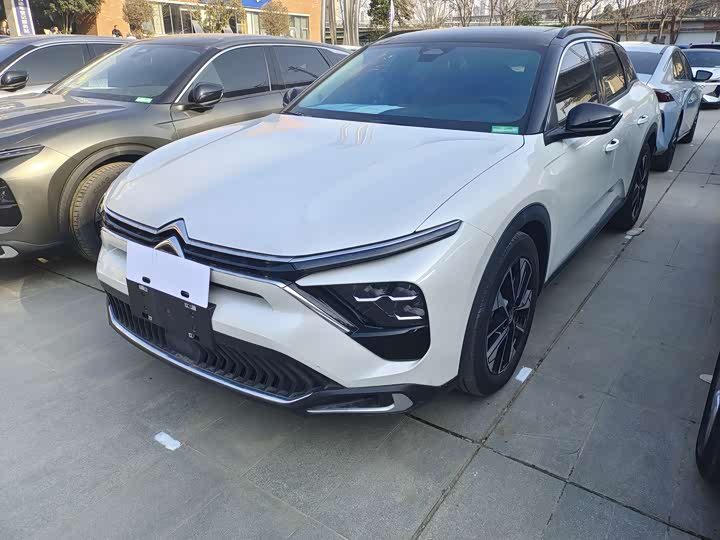 Фото 1 - Citroen C5 X